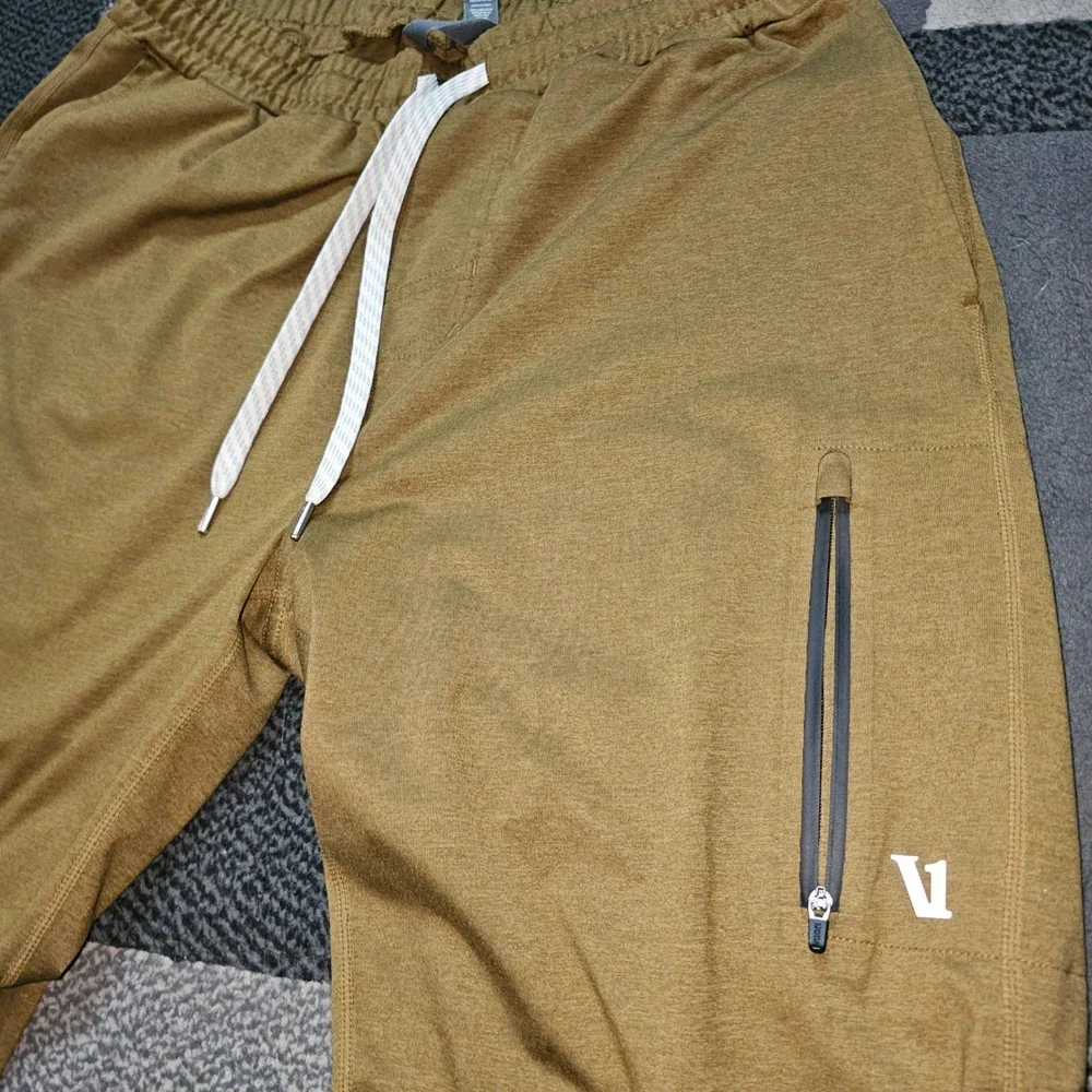 Vuori Sunday Performance Jogger Mens Medium Ore Heather Like New